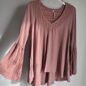Free People Parisian Nights Pink Rose Bell Sleeve Knit Tunic Blouse V-Neck M
